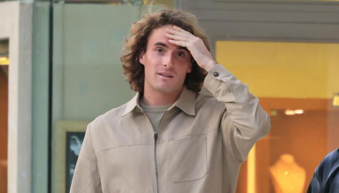 Στέφανος Τσιτσιπάς: Μπλεξίματα Για Τον Έλληνα Τενίστα