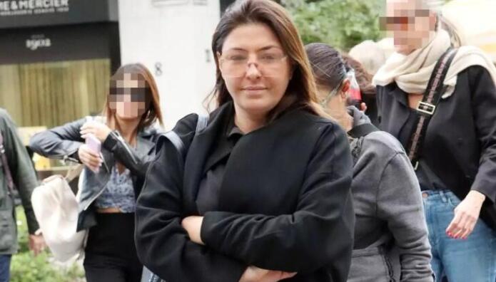 Έλενα Παπαρίζου