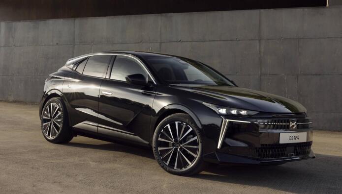 DS N°4: Διαθέσιμο στην Ελλάδα - Εκδόσεις και τιμές