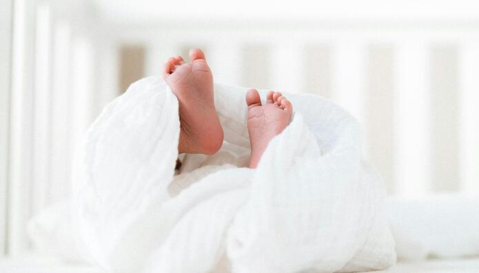 Νεκρό Βρέφος 5 Μηνών: Κοιμόταν Μαζί Με Τους Γονείς Του