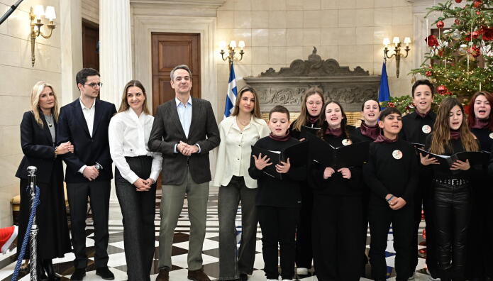 Έψαλαν Τα Κάλαντα Στους Πολιτικούς