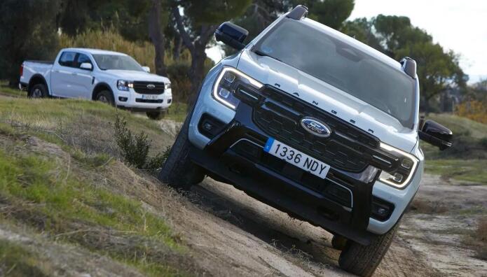Ford Ranger Plug-in Hybrid: Ένα «όπλο» γι;α τους πυροσβέστες