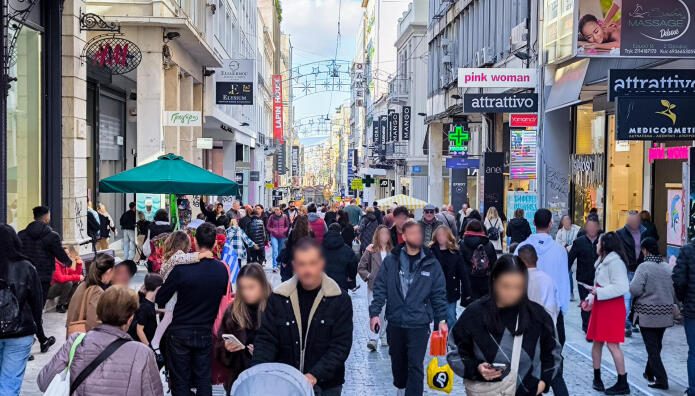 Εορταστικό Ωράριο: Ανοιχτά Σήμερα Και Αύριο Τα Καταστήματα