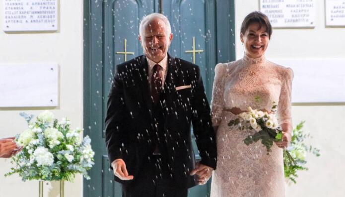 Παντρεύτηκαν Ο Γιάννης Ραγκούσης Με Τη Μαρίνα Κοντοτόλη
