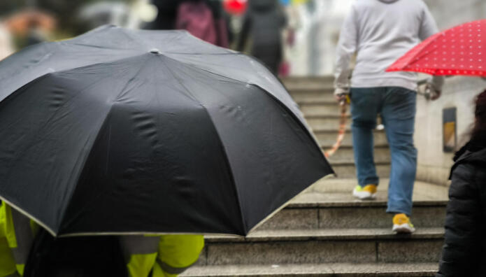 Καιρός: Καταιγίδες, θυελλώδεις άνεμοι -Με βροχές τα Θεοφάνια