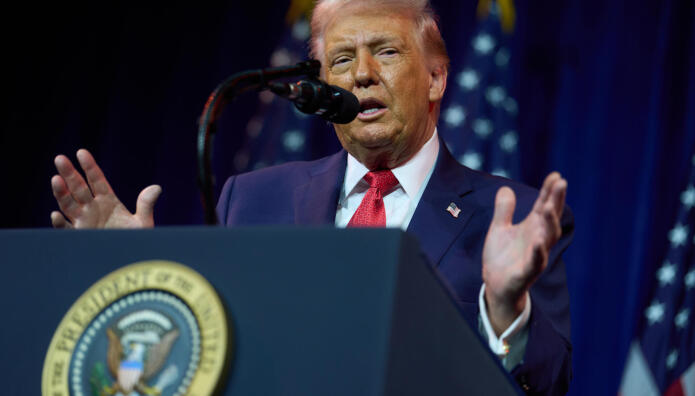 Tραμπ: Δίνει Λεφτά Σε Γροιλανδούς Για Να Γίνουν Αμερικάνοι