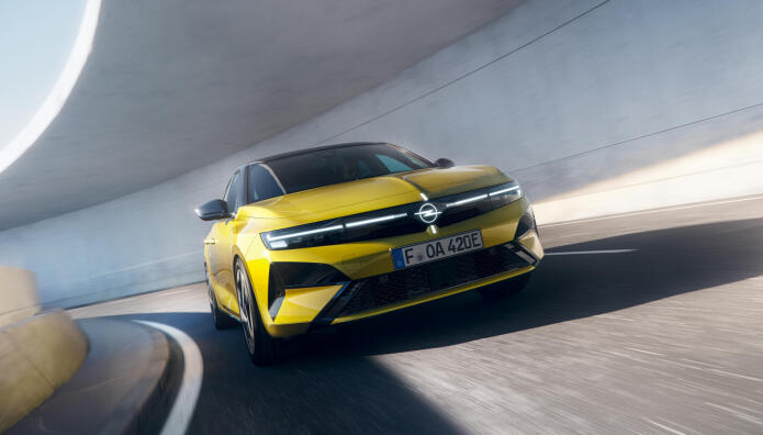 Opel Astra:Τα φώτα του κάνουν την νύχτα -ημέρα