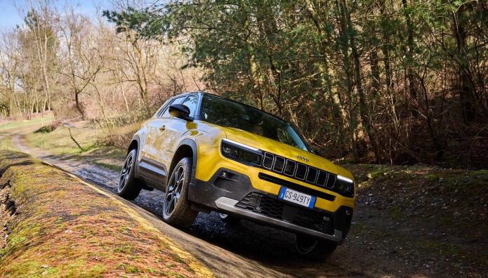Jeep Compass PHEV 4xe και Jeep Avenger: Νέες τιμές στη Βελμάρ