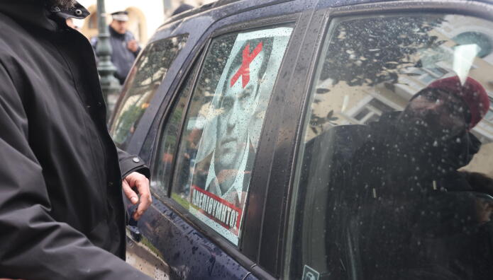 Τσίπρας στο Ολύμπιον: Επεισόδια και επιθέσεις με τρικάκια