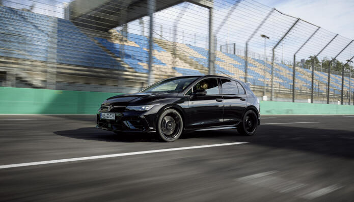 VW Golf R Black Edition: Η νέα δυναμική έκδοση-Τιμή