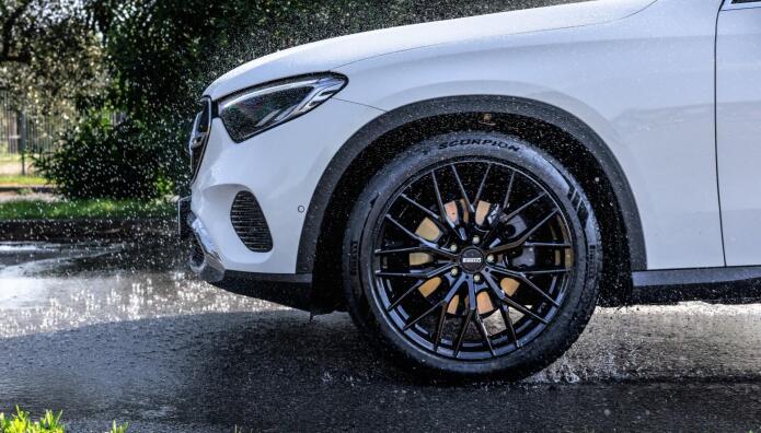 Pirelli: Παρουσιάζει τη νέα γενιά Scorpion για SUV