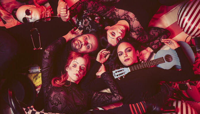 EVELYN EVELYN: Το Musical Για Πρώτη Φορά Στην Ελλάδα