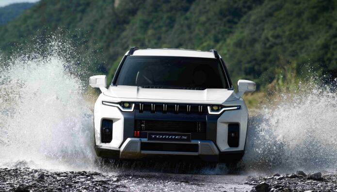 KGM Torres HEV: Αποκαλύπτουμε όλα τα μυστικά του - Τιμή στην Ελλάδα