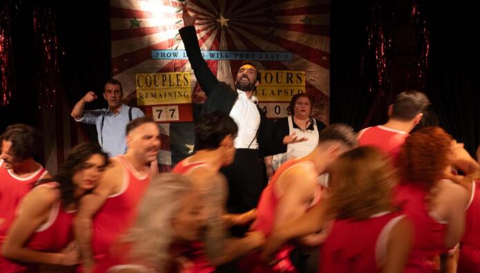 «Σκοτώνουν τα άλογα όταν γεράσουν» στο Εν Αθήναις