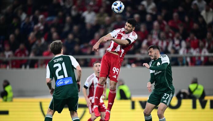 Σάκης Τσιώλης