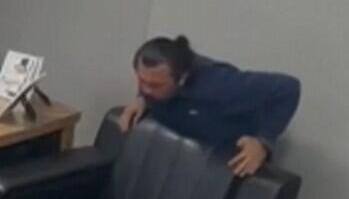 Έκανε Στον Εαυτό Του Λαβή Χάιμλιχ Και Σώθηκε Από Πνιγμό