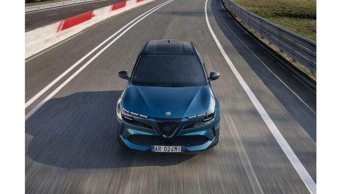 Alfa Romeo Junior Ibrida: Τώρα με έκπτωση 2000 ευρώ