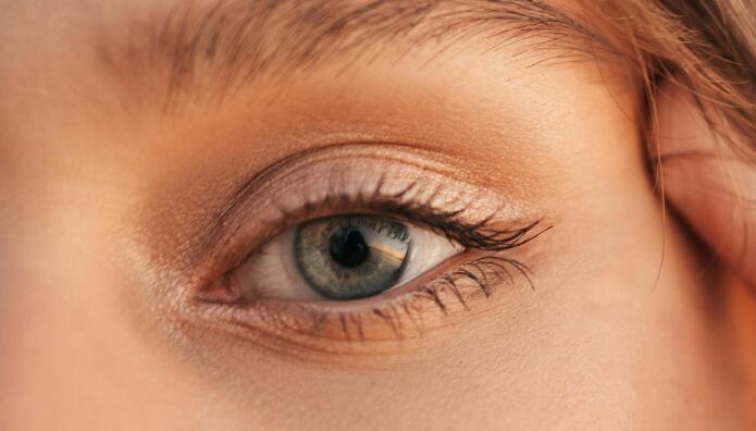 Πώς να πετύχω ένα magnetic eye look χωρίς eyeliner