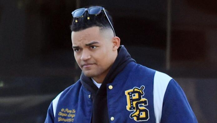 Καραλής: Βόλτα με τη σύντροφό του Αναστασία Στη Γλυφάδα