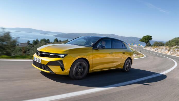 Opel: Βρείτε τους καρχαρίες στο νέο Astra