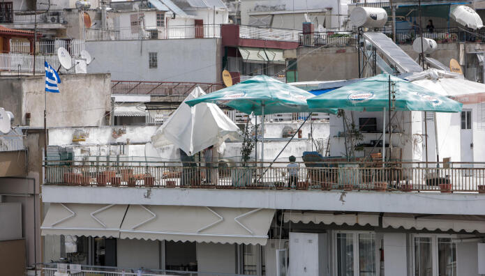 Αμπελόκηποι: Βρήκαν Κότες Και Κατσίκες Σε Ταράτσα Κτιρίου!