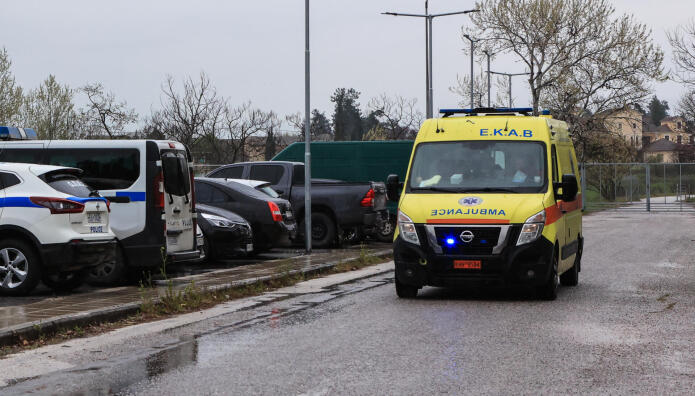 Κιάτο: Μαλλιά Εργαζόμενης Μπλέχτηκαν Σε Μηχάνημα