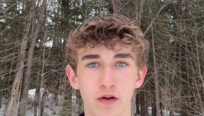 Ο 14χρονος Ρόι Έφτιαξε Κόμμα και Κατεβαίνει Για Κυβερνήτης