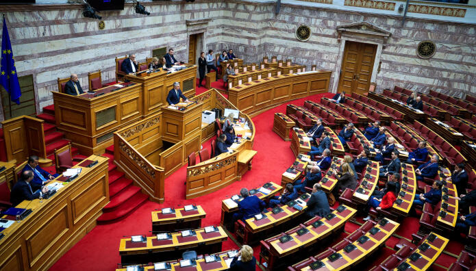 «Ασυμβίβαστο» Υπουργού – Βουλευτή: Τι ορίζει το γαλλικό μοντέλο