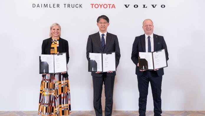 Τι περιλαμβάνει η συνεργασία Toyota, Daimler και Volvo