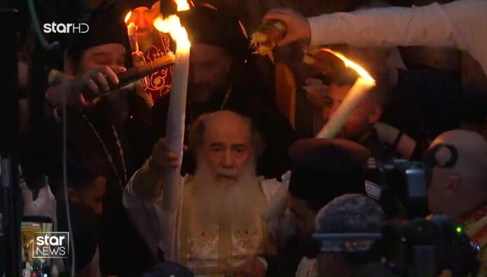 Με Κατάνυξη Η Τελετή Αφής Του Αγίου Φωτός