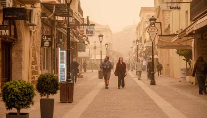 Καιρός: Με Σκόνη Και Λασποβροχές Η Επιστροφή Των Εκδρομέων