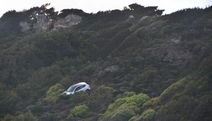 Ρόδος: Πήγε Να Ρίξει Σε Γκρεμό Εν Διαστάσει Σύζυγο & Παιδί