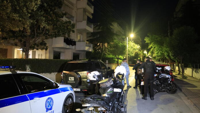 Χολαργός: Πυροβόλησε Τη Σύζυγό Του Και Αυτοκτόνησε