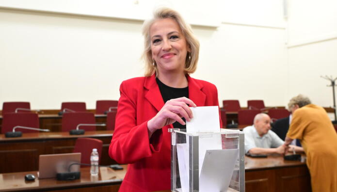 Ρένα Δούρου: Εξελέγη Πρόεδρος Της ΚΟ ΣΥΡΙΖΑ