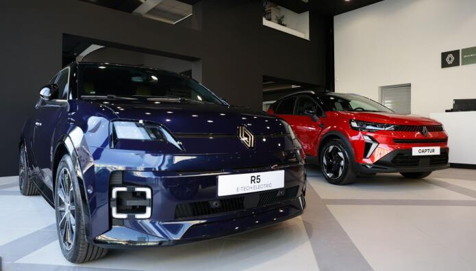 Renault και Dacia: Νέα καταστήματα σε Πειραιά και Κερατσίνι