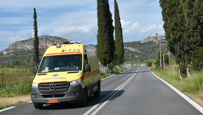 Νέος Βουτζάς: Επιχείρηση απεγκλωβισμού ατόμου που καταπλακώθηκε από χώματα