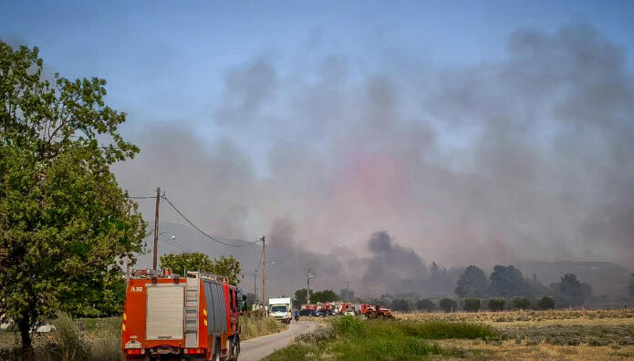 Φωτιά τώρα στην Ηλεία - Καίγεται δάσος Στη Λαμπεία