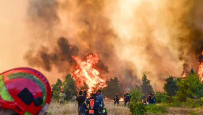 Φωτιές: Σε Red Code η χώρα τον Δεκαπενταύγουστο