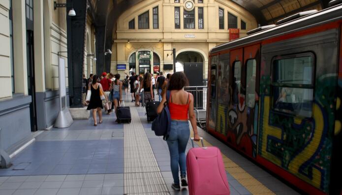 Δεκαπενταύγουστος: Πώς κινούνται μετρό, λεωφορεία, τραμ, τρόλεϊ