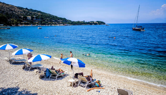 Καιρός: Σε Κλοιό Καύσωνα Με 40αρια Η Χώρα