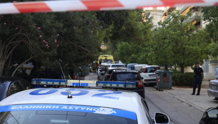 Νέα Σμύρνη: Δύο νεκροί από πυροβόλο σε είσοδο πολυκατοικίας