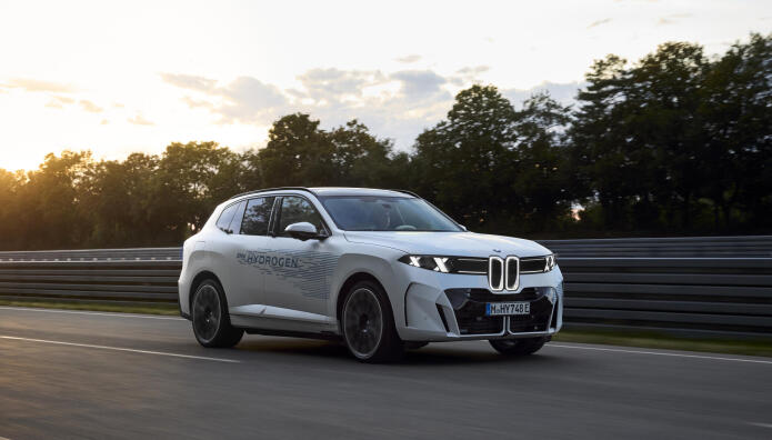 BMW iX5 Hydrogen: Δοκιμές σε πραγματικές συνθήκες οδήγησης