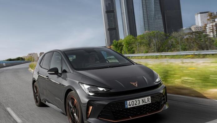 Το CUPRA Born στις εκθέσεις Βελμάρ με όφελος 2000 ευρώ