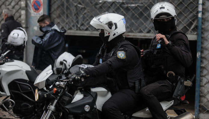 Θεσσαλονίκη: Έβαλε φωτιά στην πόρτα της γειτόνισσάς της και την απείλησε