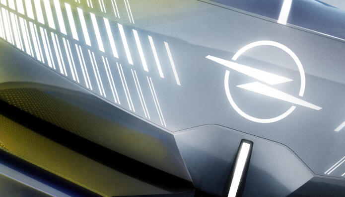 Opel STX Concept: Οι πρώτες εντυπωσιακές εικόνες