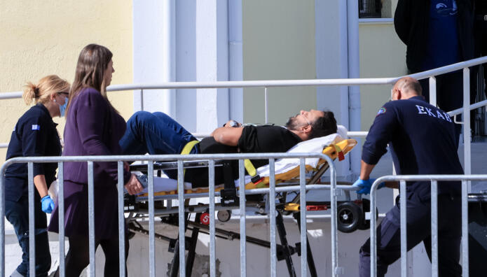 Δίκη Τέμπη: Λιποθύμησε Ο Πάνος Ρούτσι - Αποχώρησε Με Φορείο