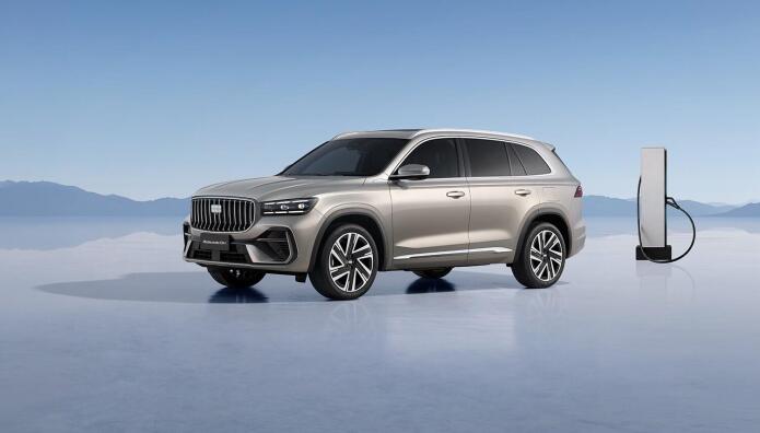 Το Geely Monjaro EM-i στο σαλόνι αυτοκινήτου του Παρισιού