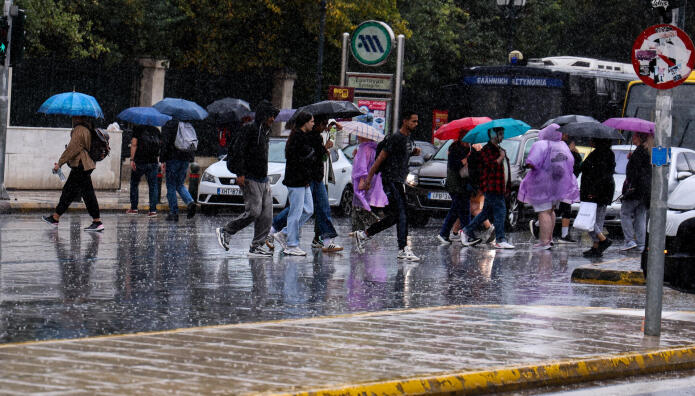 Καιρός: Βροχές, καταιγίδες και πτώση θερμοκρασίας