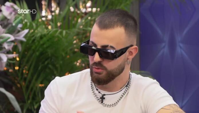 First Dates: Δεν Περίμενε Να Μην Ξέρει Το Τραγούδι Του!
