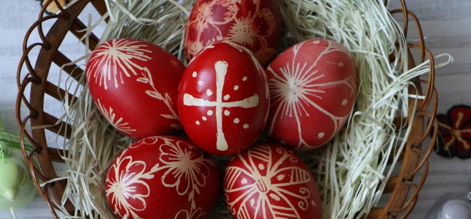 Έθιμα του Πάσχα σε όλη την Ελλάδα - Βασικά στοιχεία οι θόρυβοι και το φως!